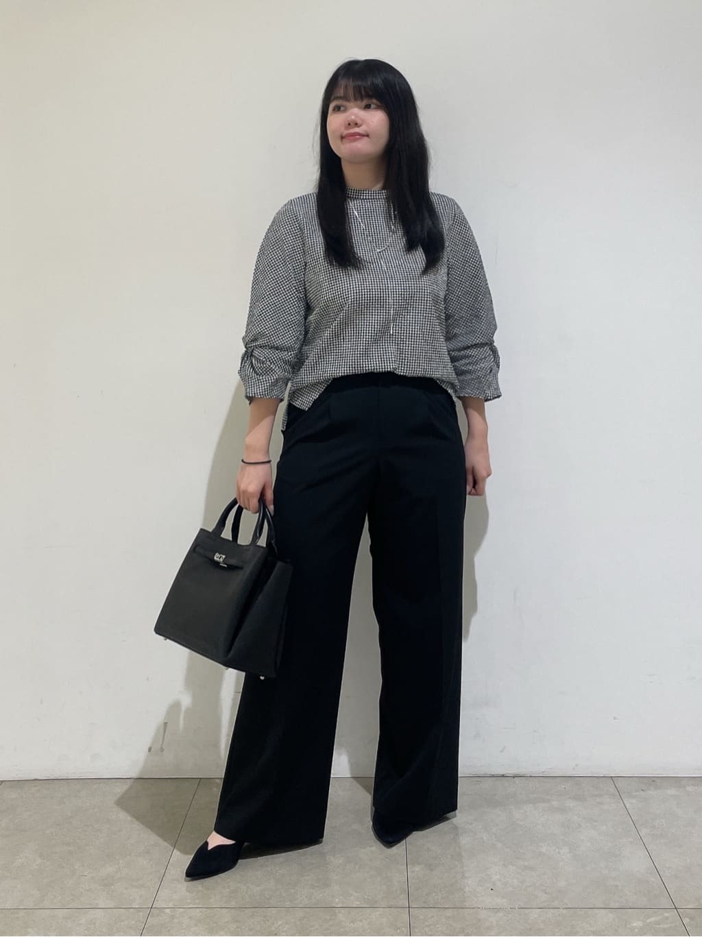 emikaさんの「INDIVI｜【褒められパンツ】ワンタックワイドパンツ」を使ったコーディネート