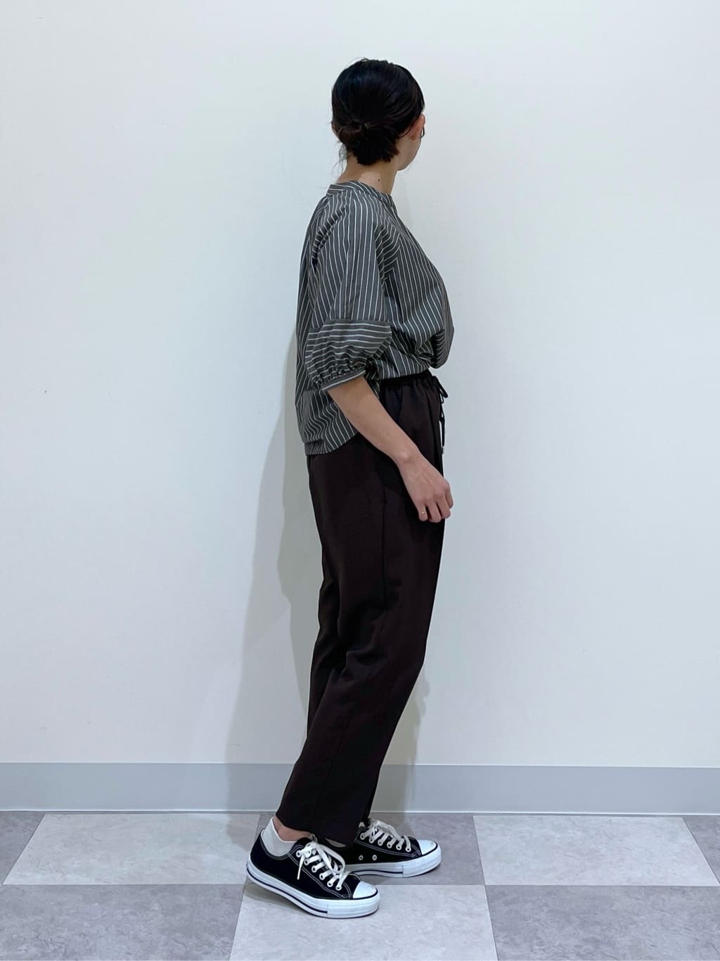 canaさんの「Dessin｜【ウエストゴム・洗える】センターライン入りテーパードパンツ（XS～L）」を使ったコーディネート