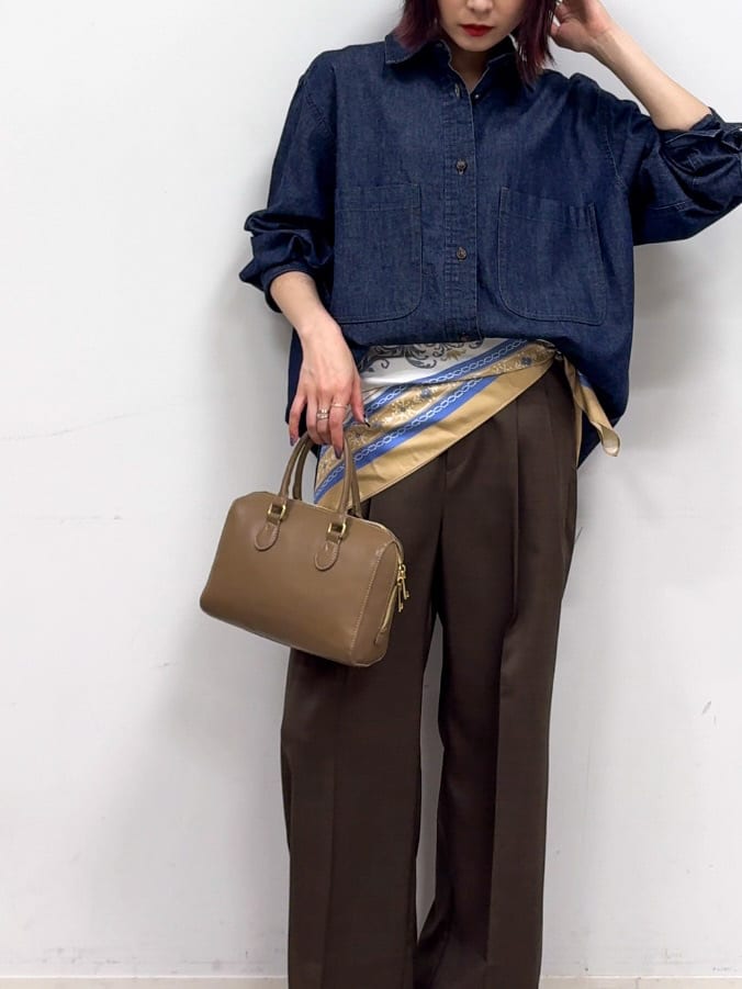 𝐜𝐡𝐢𝐤𝐚さんの「SHOO･LA･RUE｜【S-LL/セットアップ可/洗濯後しわになりにくい】きちんと見え タックワイドパンツ」を使ったコーディネート