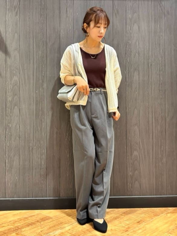 meiさんの「SHOO･LA･RUE｜【洗える/S-LL】季節の変わり目に 透かし柄が涼やか ジップブルゾン」を使ったコーディネート
