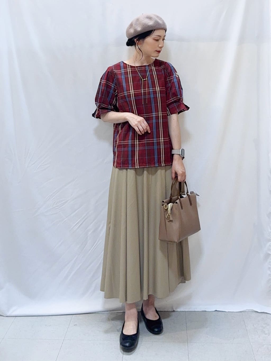 𝐇𝐢𝐫𝐨𝐦𝐢さんの「SHOO･LA･RUE｜【S-LL】大人の抜け感 合皮フレアスカート」を使ったコーディネート