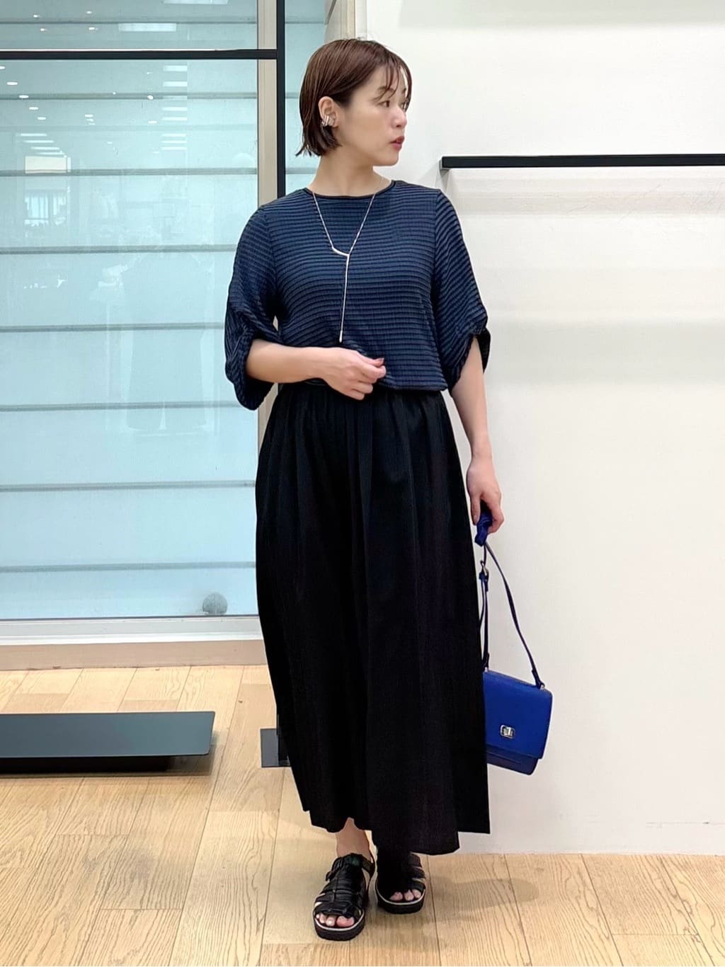 asamiさんの「INDIVI｜【UVケア／吸汗速乾】凹凸素材ねじり袖トップス」を使ったコーディネート