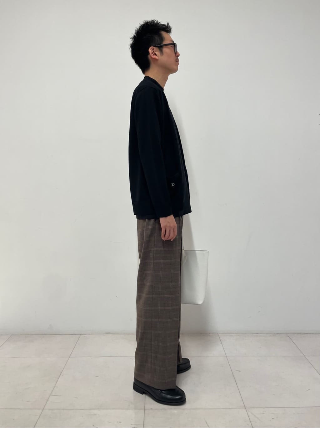 蒲谷祐太さんの「DRESSTERIOR｜【撥水仕様】シュリンクレザー トートバッグ」を使ったコーディネート
