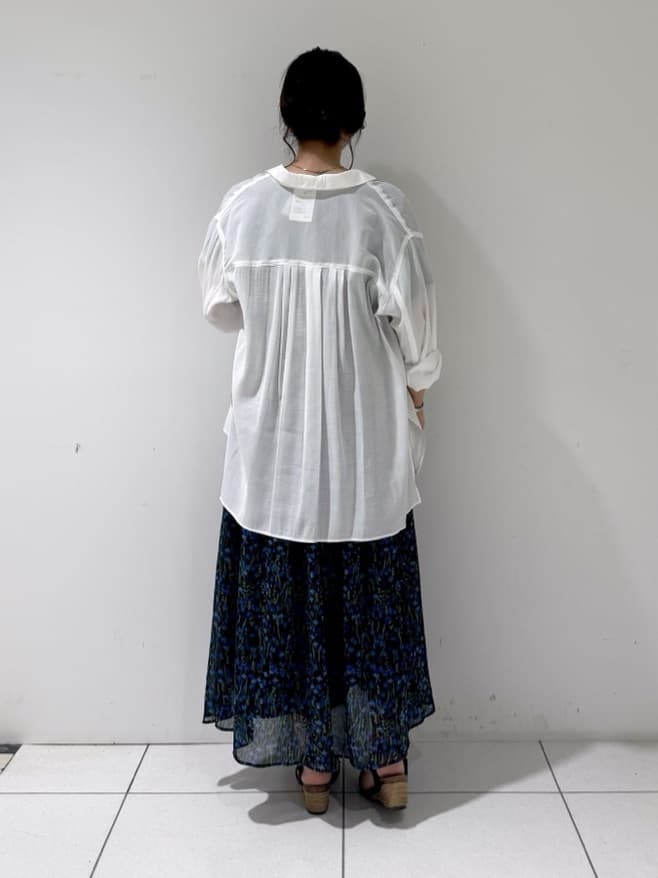 そんさんの「INDIVI｜【体型カバー／清涼感】シアーオーバーシャツ」を使ったコーディネート