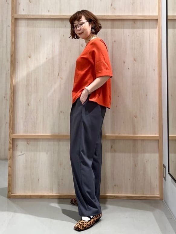 nakoさんの「THE SHOP TK｜麻調メッシュブラウス【二の腕カバー/洗える】」を使ったコーディネート