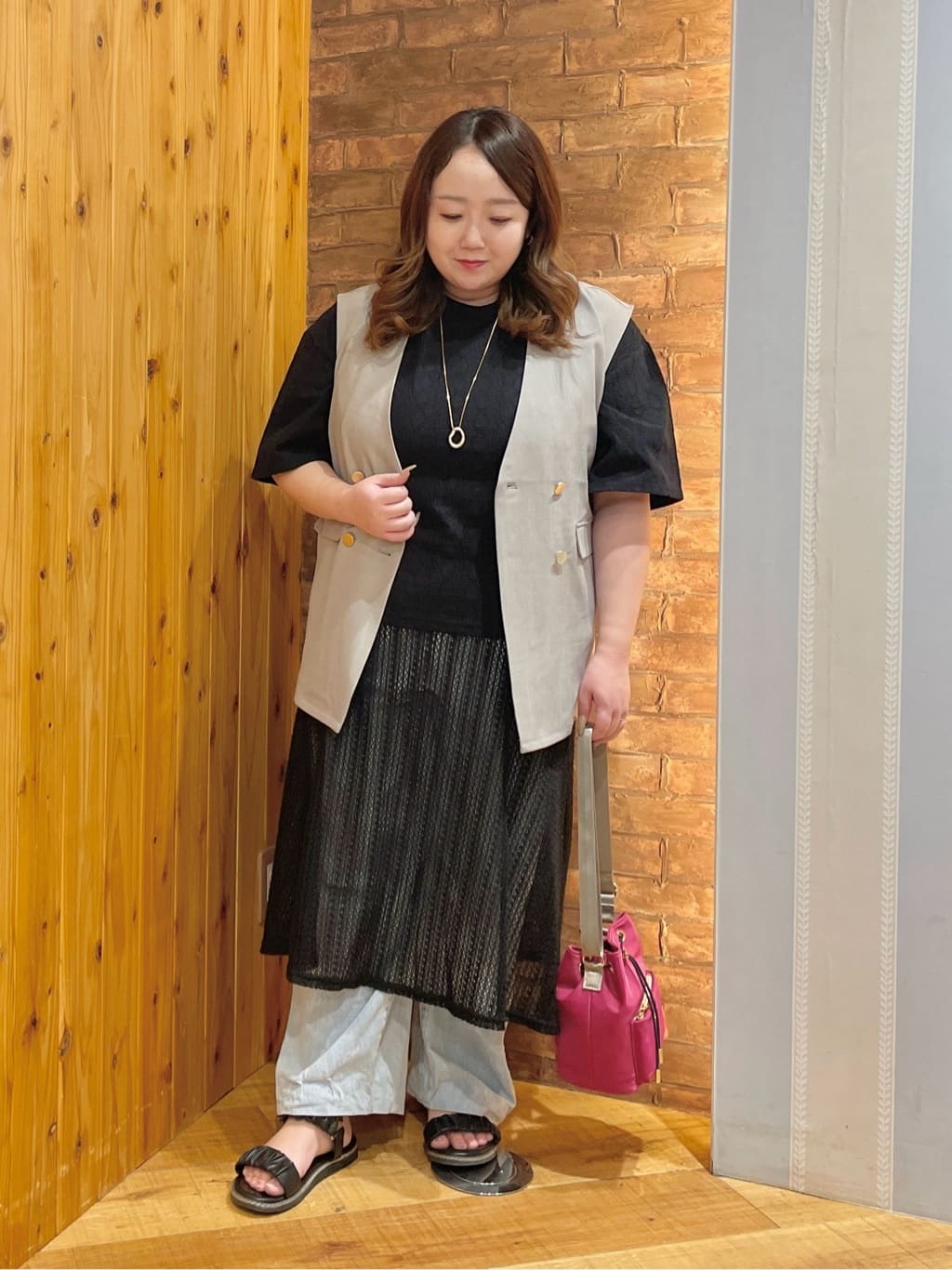 Risaさんの「SHOO･LA･RUE｜【S-LL/セットアップ可/洗濯後しわになりにくい】ダブルベスト」を使ったコーディネート