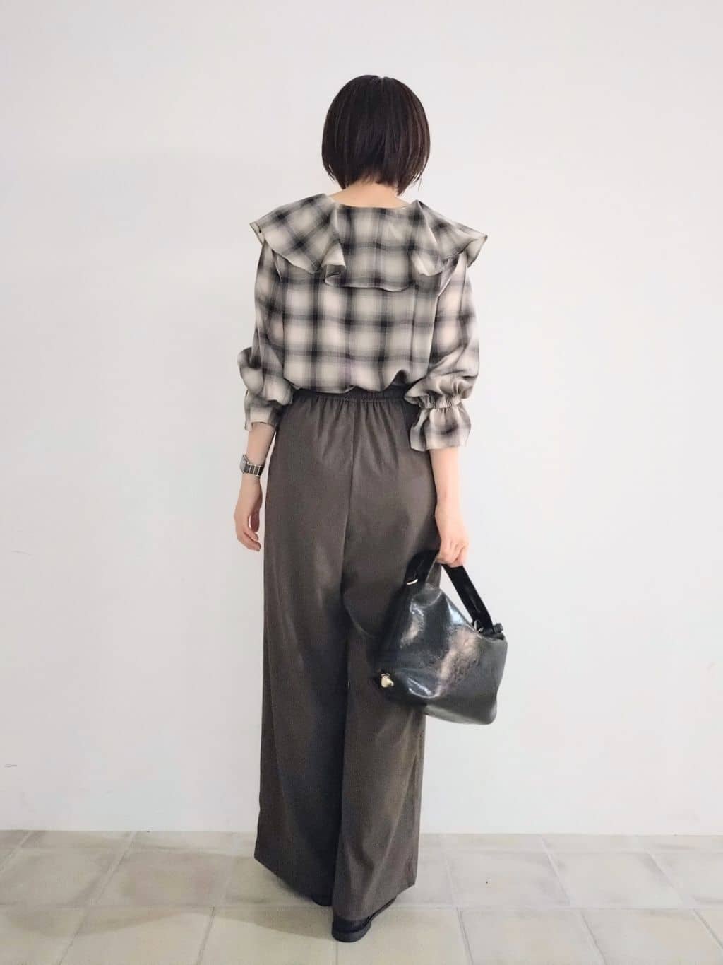 miomioさんの「SHOO･LA･RUE｜【着丈選べる/S-LL】触れる度ひんやり ゆるきれい イージーワイドパンツ」を使ったコーディネート