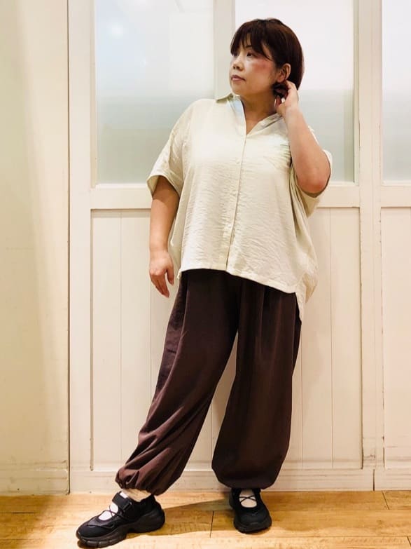 YYYさんの「SHOO･LA･RUE｜【洗える/S-LL/5分袖】1枚でも羽織としても。さらさらドレープシャツ」を使ったコーディネート