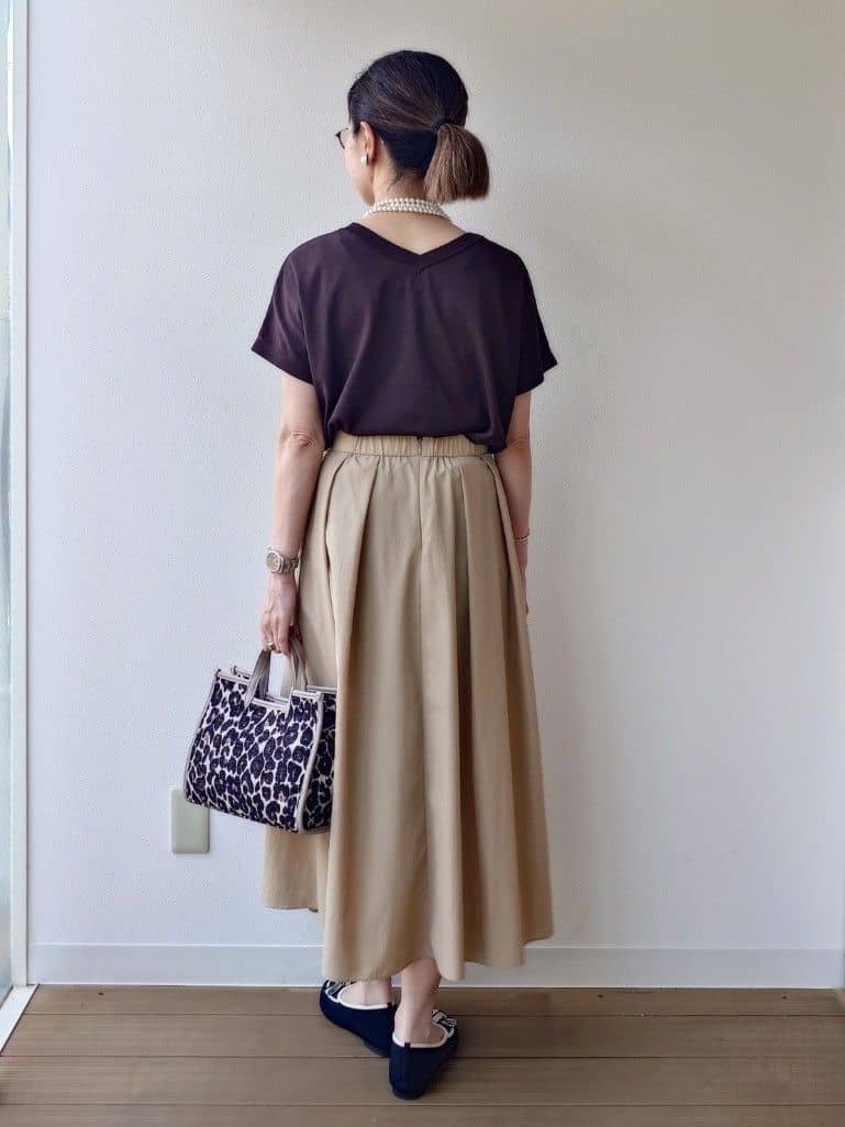 MUTSUKOさんの「UNTITLED｜【洗える/前後2WAY】ネックプルオーバーニット」を使ったコーディネート