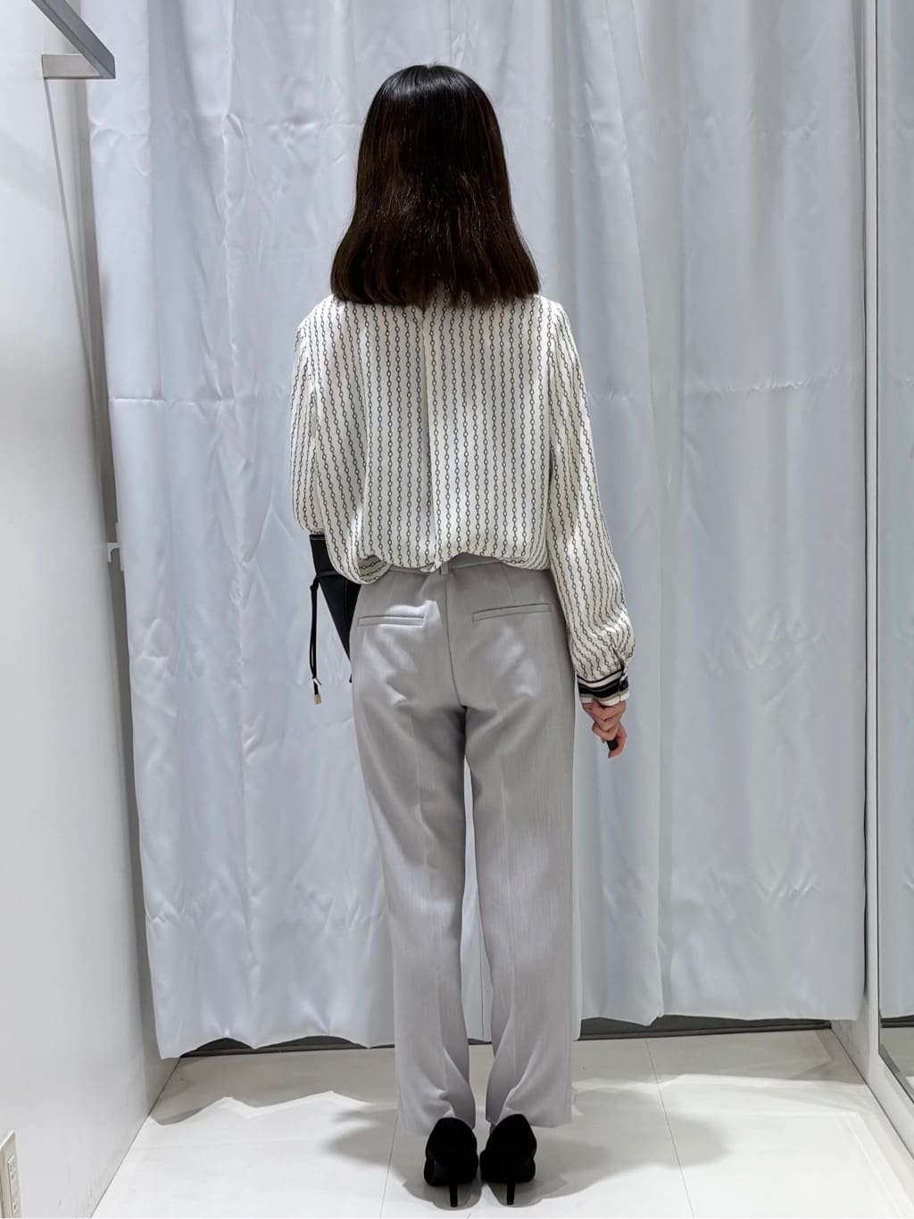 みさきさんの「COUP DE CHANCE｜【手洗い可／日本製】チェーン柄ブラウス」を使ったコーディネート