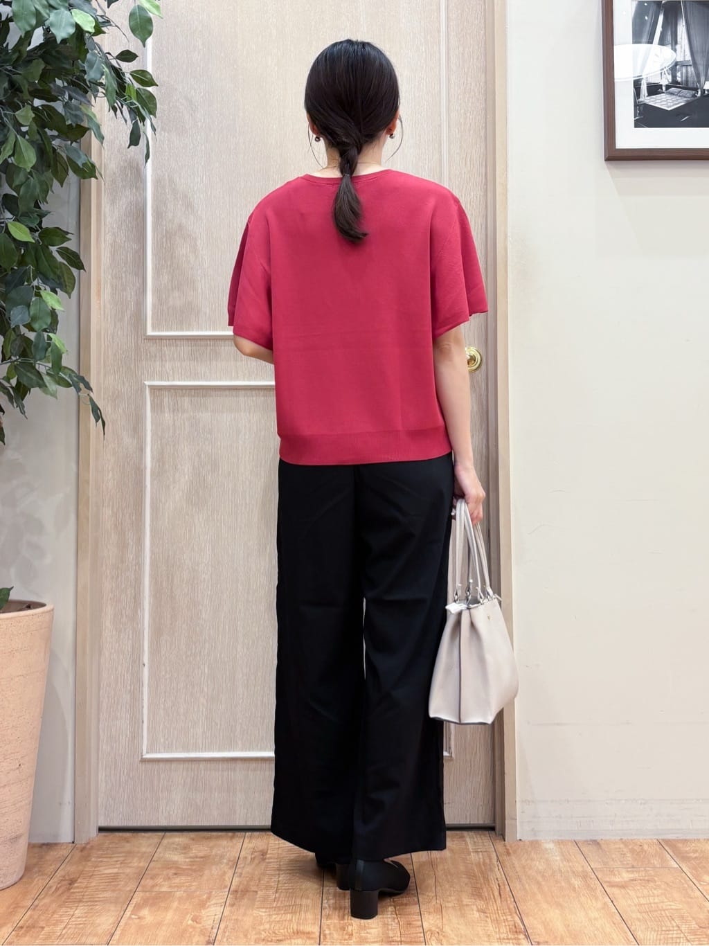 なみさんの「SHOO･LA･RUE｜【S-LL】二の腕はカバーして魅せる フレアスリーブニット」を使ったコーディネート