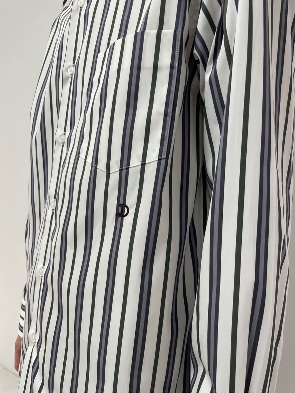 蒲谷祐太さんの「DRESSTERIOR｜◆ウォッシャブル コットンカシミヤスムースニット」を使ったコーディネート