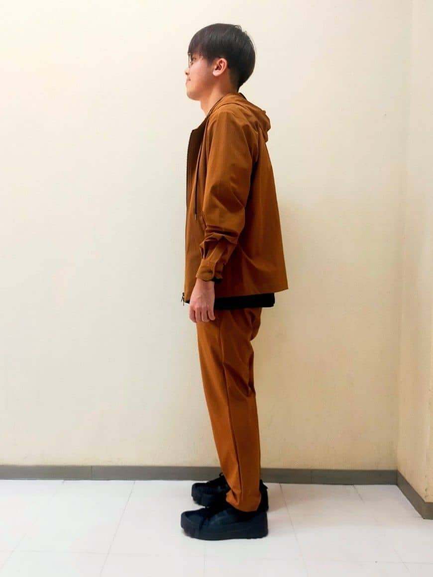 nerさんの「TAKEO KIKUCHI｜【3D ナイロン ストレッチ】ジップアップ フードブルゾン」を使ったコーディネート