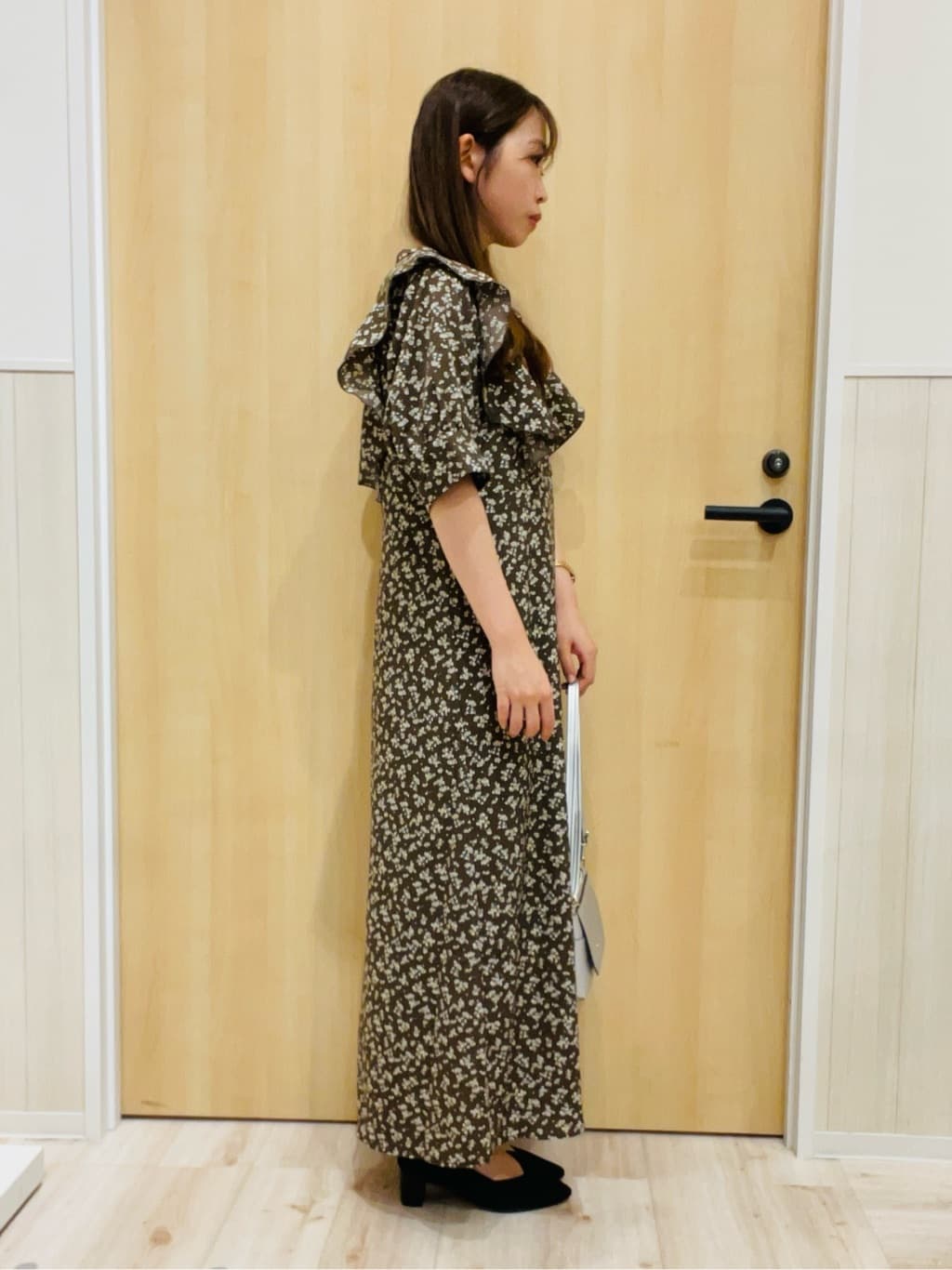 minamiさんの「SHOO･LA･RUE｜【S-LL】クラシカルな 花柄ワンピース」を使ったコーディネート