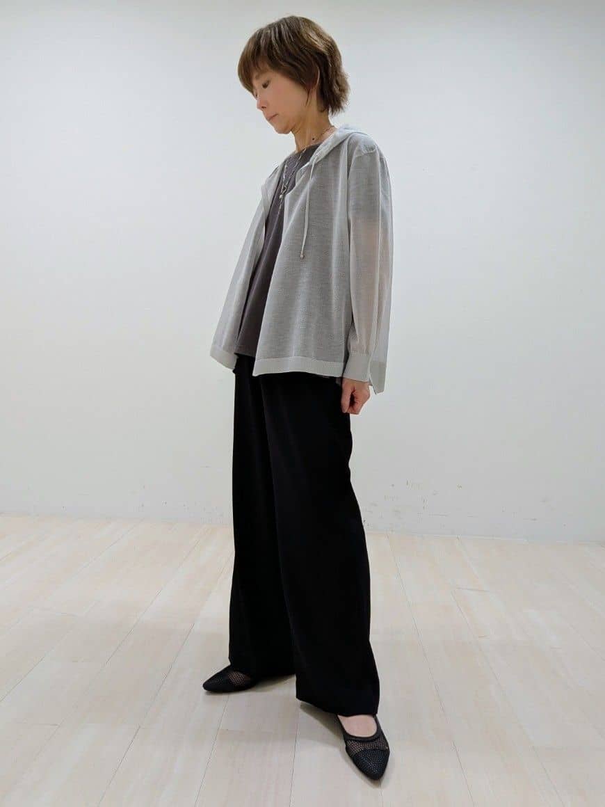 nishiさんの「Reflect｜【寒暖差対策に◎／手洗い可／旅行や通勤に】フード付きシアーカーディガン」を使ったコーディネート