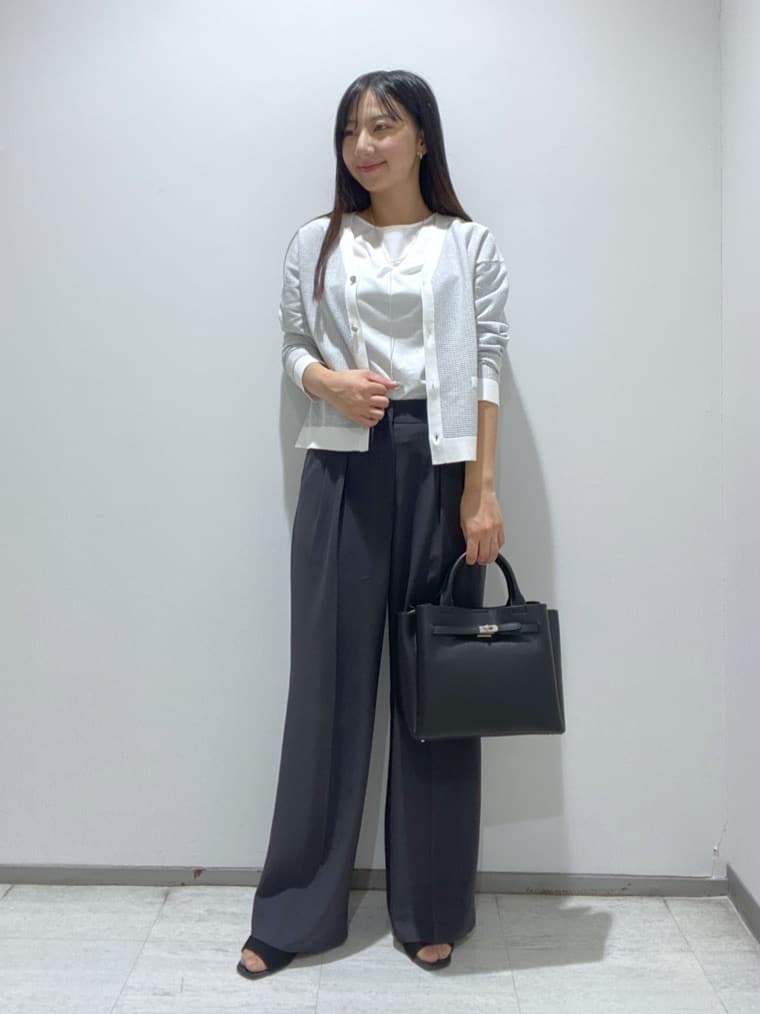 meiさんの「INDIVI｜【インナーとしても活躍！】シンプルTシャツ」を使ったコーディネート