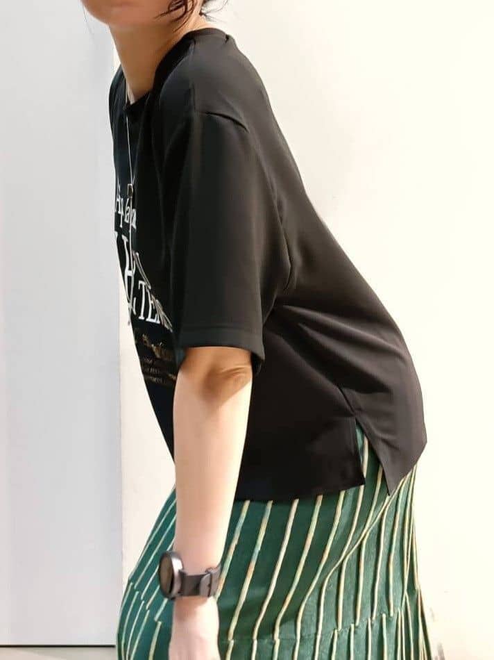 あんさんの「THE SHOP TK｜アソートロゴTシャツ【接触冷感/防シワ/吸水速乾/UVケア/洗濯機OK】」を使ったコーディネート