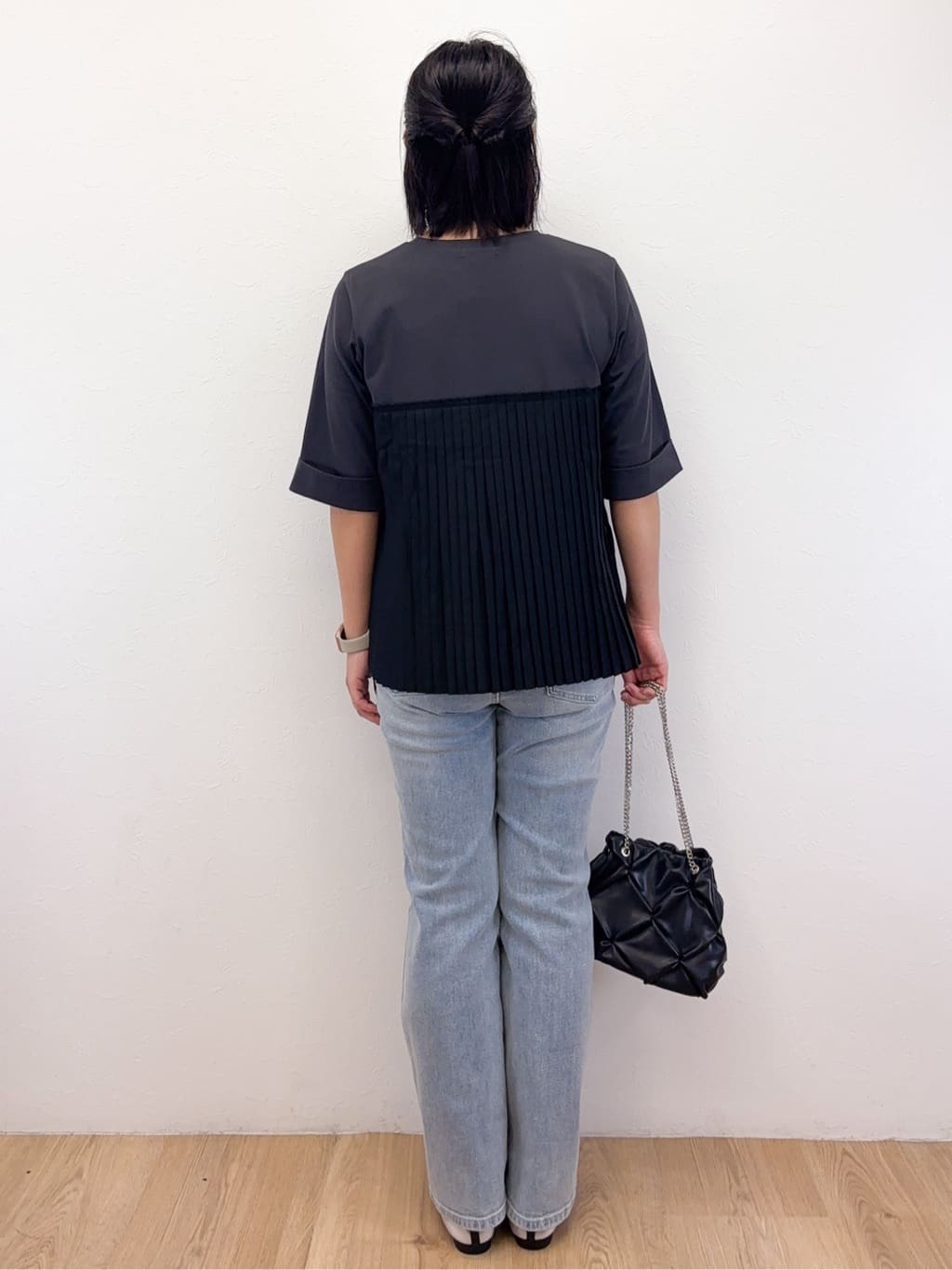 Takeさんの「OPAQUE.CLIP｜プリーツドッキングカットソー【洗濯機OK】」を使ったコーディネート