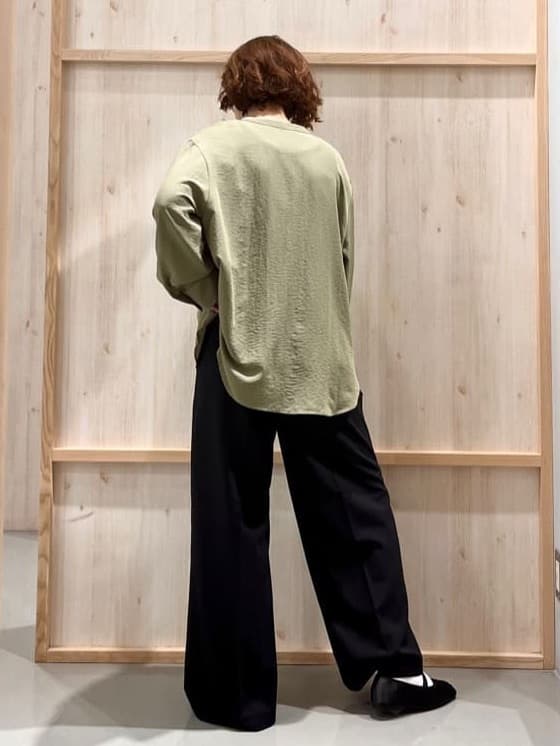 nakoさんの「THE SHOP TK｜【通勤にもデイリーにも】ダブルポケットスキッパーシャツ/洗濯機OK」を使ったコーディネート