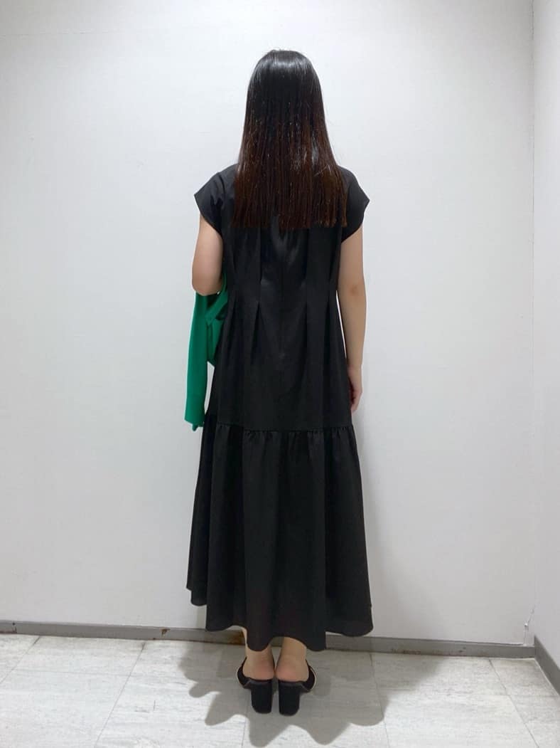meiさんの「INDIVI｜【1枚でコーデ完成！】タックワンピース」を使ったコーディネート