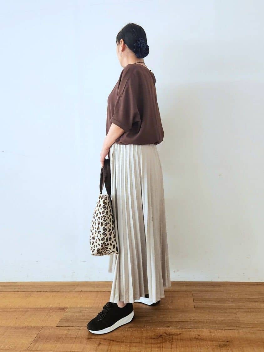 くまさんの「SHOO･LA･RUE｜【洗濯後しわになりにくい】さらっとタッチの 5分袖ドルマンブラウス」を使ったコーディネート