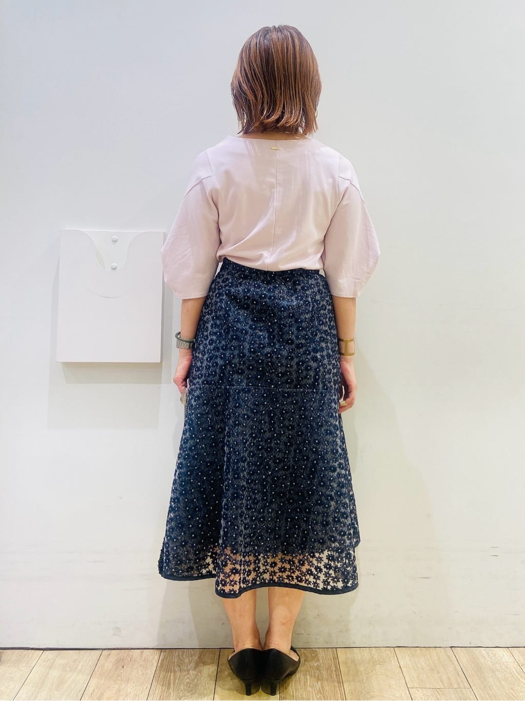 YUKOさんの「index｜パフスリーブツイストタックトップス【洗濯機可／接触冷感／UVケア】」を使ったコーディネート