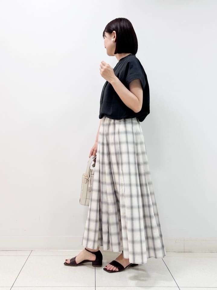 nakajoさんの「Dessin｜【2点セット/ウエストゴム/洗える】スキッパ―シャツ＆ストレートパンツセット」を使ったコーディネート