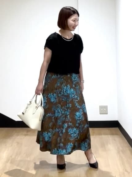 MIKIKOさんの「UNTITLED｜【セットアップ可/洗える】フェザーフレンチスリーブブラウス」を使ったコーディネート