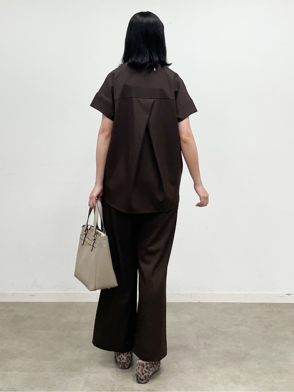 yukariさんの「Reflect｜【E‐QUALITY／ウエスト総ゴム／セットアップ／単品使いOK◎】ブラウス＋ストレートパンツセット」を使ったコーディネート