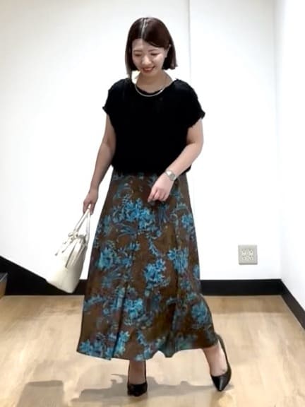 MIKIKOさんの「UNTITLED｜【セットアップ可/洗える】フェザーフレンチスリーブブラウス」を使ったコーディネート