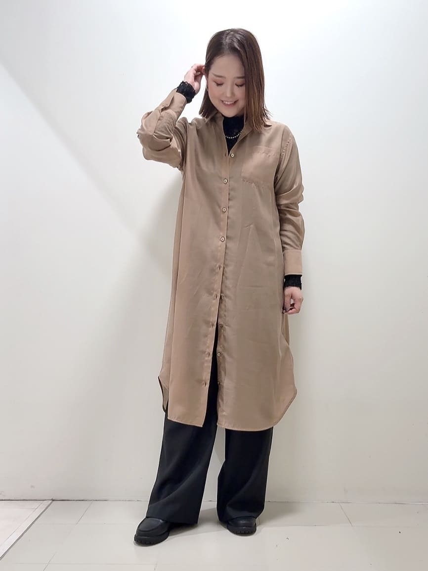 YUIさんの「UNTITLED｜【ニットと重ね着に/前開きボタン】シアーロングシャツ」を使ったコーディネート