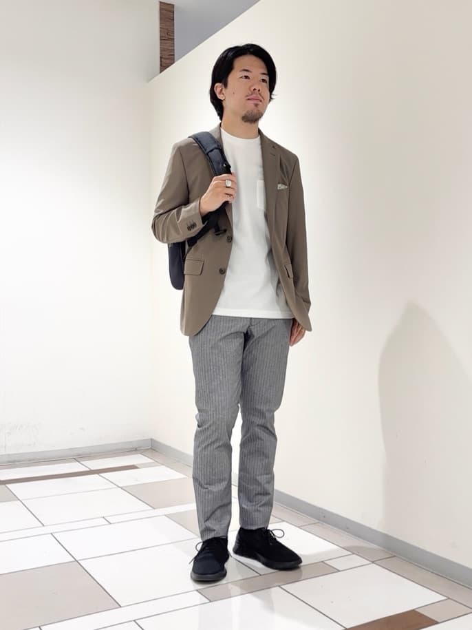及川さんの「TAKEO KIKUCHI｜【360&deg;ストレッチ／セットアップ対応】None Of Stress ジャケット」を使ったコーディネート