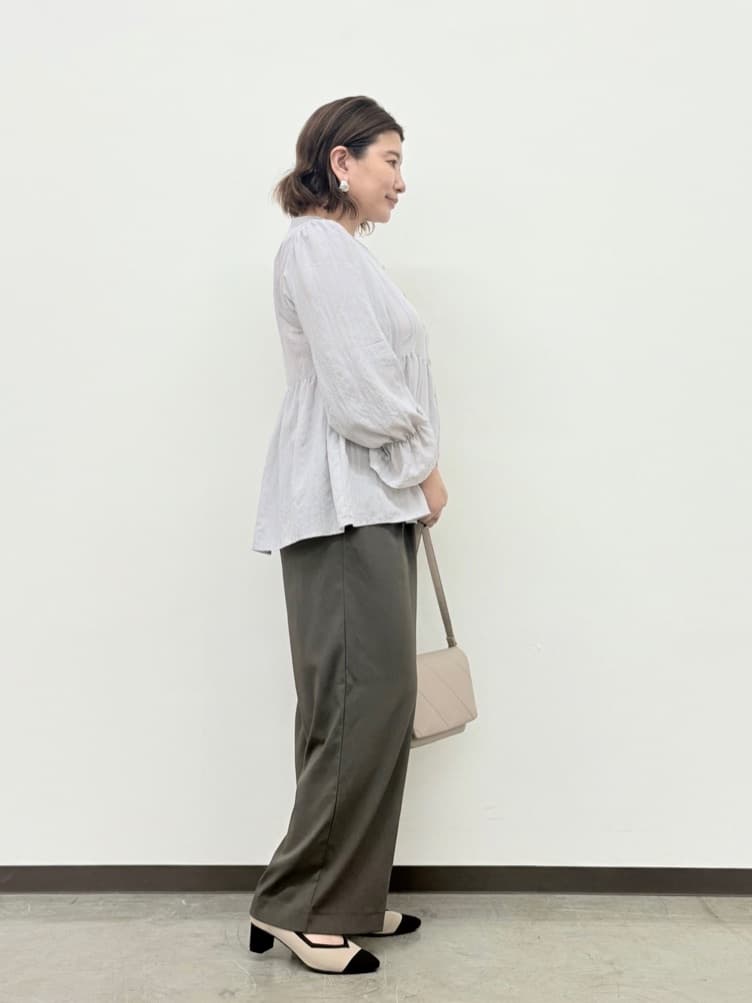 haruさんの「SHOO･LA･RUE｜【S-LL】大人フェミニン ペプラム風フリルブラウス」を使ったコーディネート