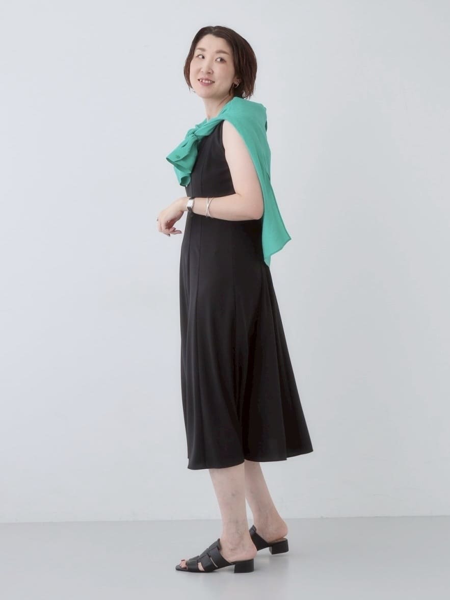 yuriさんの「INDIVI｜【美シルエット】ノースリーブワンピース」を使ったコーディネート