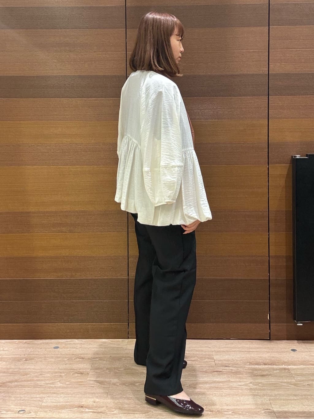 yumeさんの「OPAQUE.CLIP｜シアーバルーンペプラムブルゾン【洗える】」を使ったコーディネート