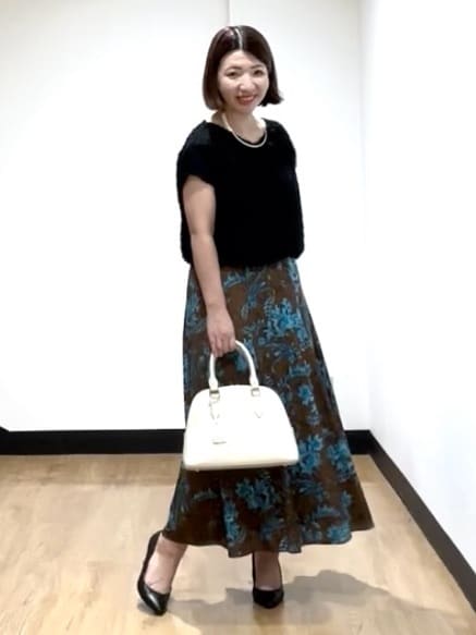 MIKIKOさんの「UNTITLED｜【セットアップ可/洗える】フェザーフレンチスリーブブラウス」を使ったコーディネート