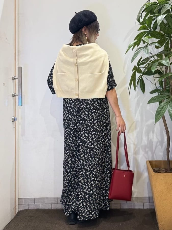 misakiさんの「SHOO･LA･RUE｜【S-LL】クラシカルな 花柄ワンピース」を使ったコーディネート