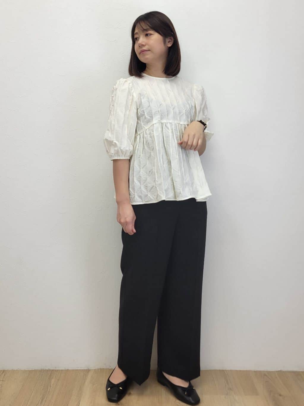 LISAさんの「OPAQUE.CLIP｜ふくれジャカードペプラムブラウス【洗濯機洗い可】」を使ったコーディネート