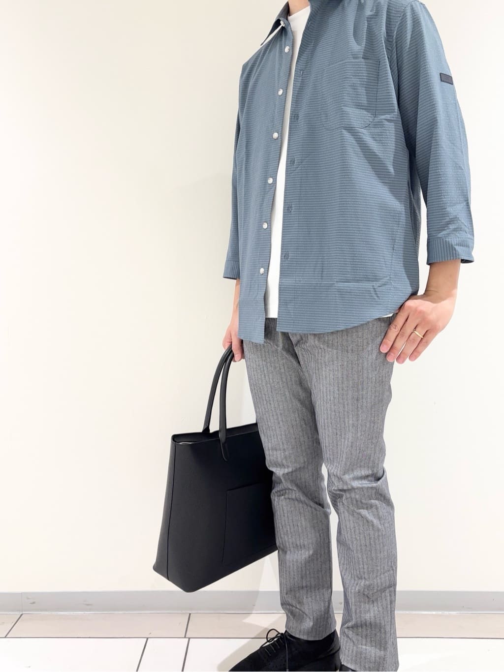 及川さんの「TAKEO KIKUCHI｜【COOL CITY WEAR】DotAir（R）サッカー シャツ」を使ったコーディネート