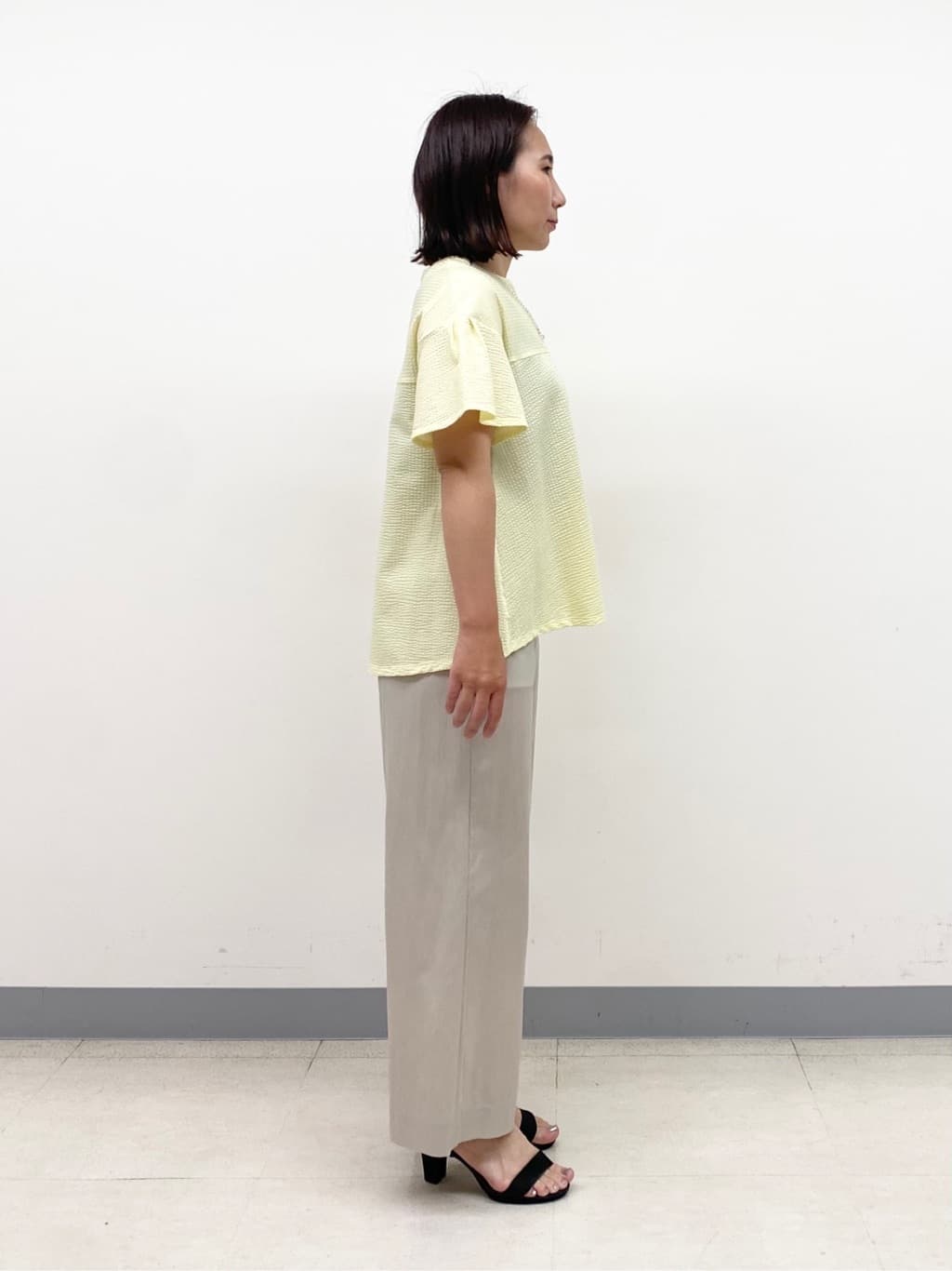 YUKARIさんの「INDIVI｜【褒められパンツ／洗える／ウエストゴム】ワイドタックパンツ」を使ったコーディネート