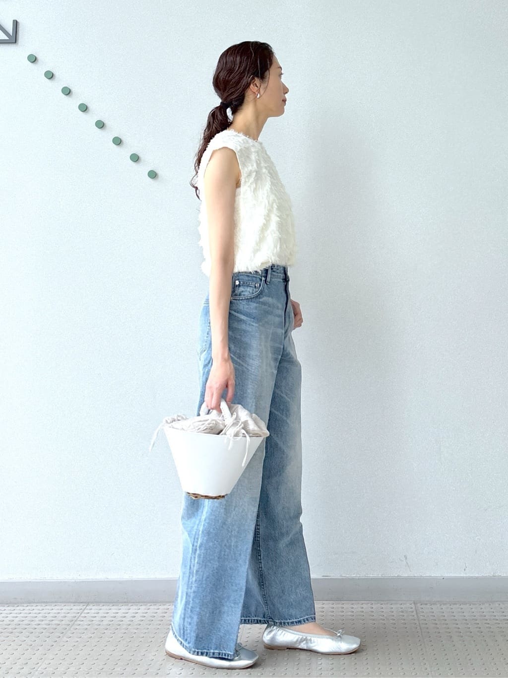 saitoさんの「DRESSTERIOR｜ヴィンテージ加工ワイドデニムパンツ」を使ったコーディネート