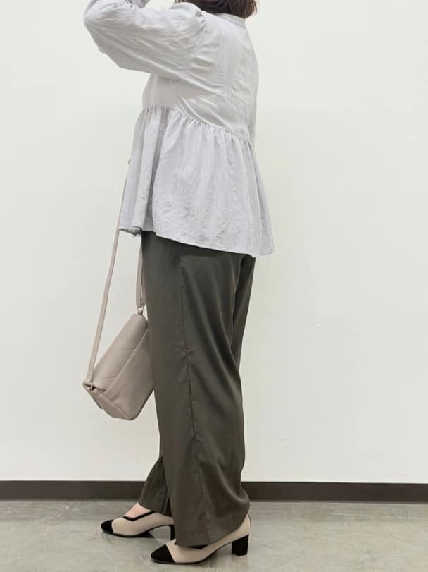 haruさんの「SHOO･LA･RUE｜【S-LL】大人フェミニン ペプラム風フリルブラウス」を使ったコーディネート
