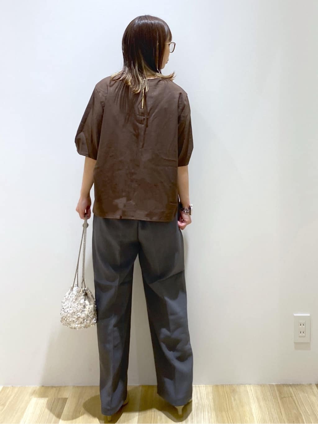 えりさんの「OPAQUE.CLIP｜ラメストライプタックスリーブブラウス／セットアップ可【洗濯機洗い可／防シワ／吸水速乾】」を使ったコーディネート