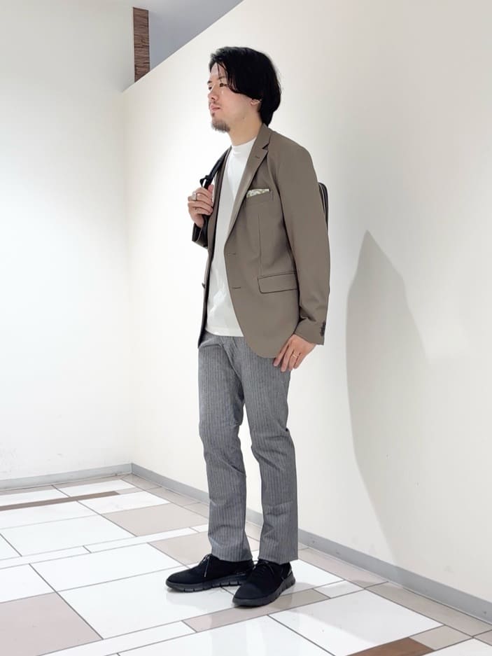 及川さんの「TAKEO KIKUCHI｜【360&deg;ストレッチ／セットアップ対応】None Of Stress ジャケット」を使ったコーディネート