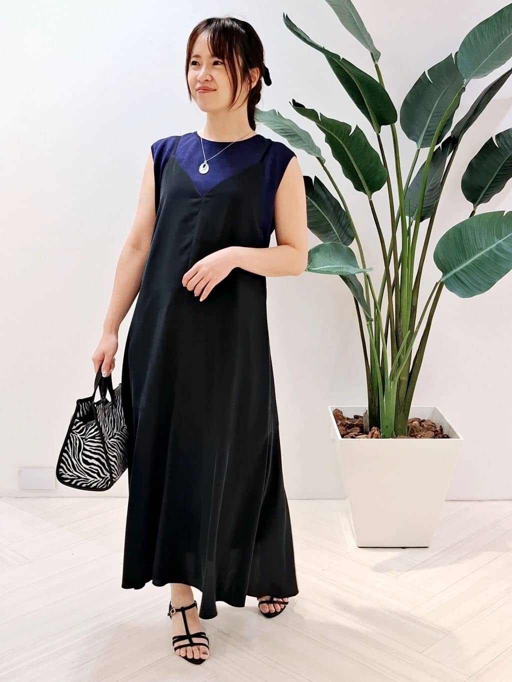 YuKaRiさんの「UNTITLED｜【アンサンブル可/洗える】シアーノースリーブ プルオーバー」を使ったコーディネート