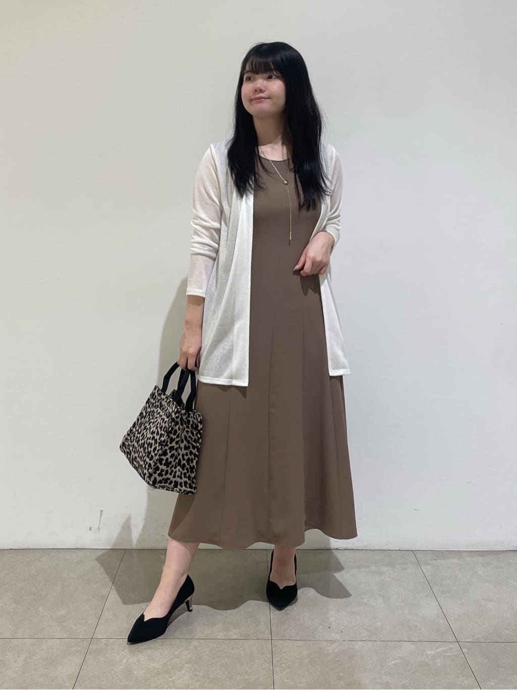 emikaさんの「INDIVI｜【洗える／シアーストライプ柄】着流しジャージカーディガン」を使ったコーディネート