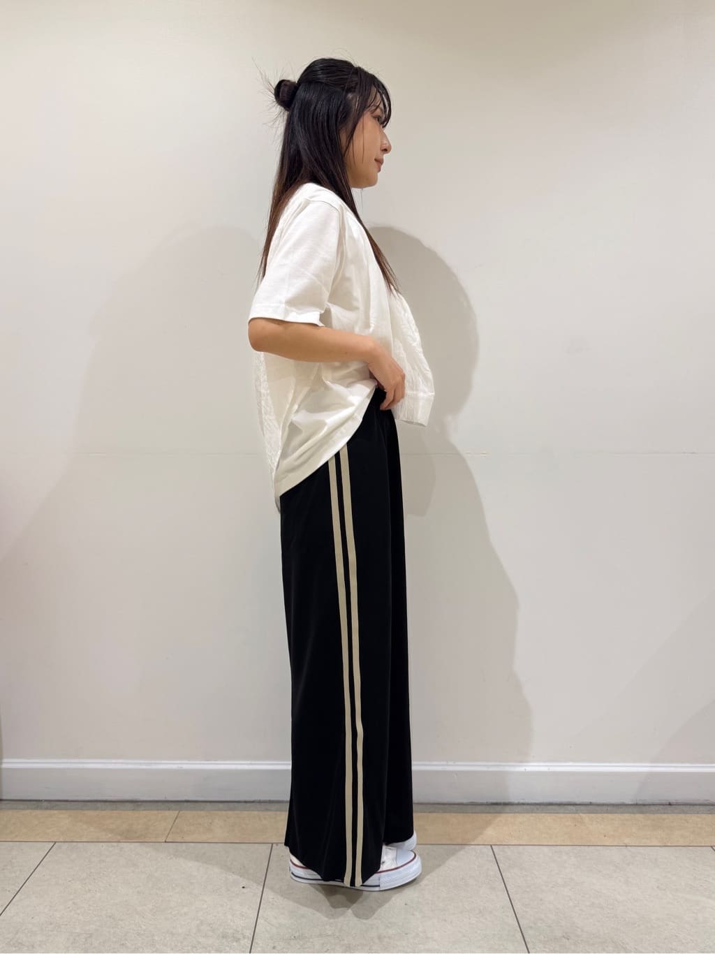 haruさんの「Dessin｜【洗える】オーガニックコットンロゴTシャツ」を使ったコーディネート