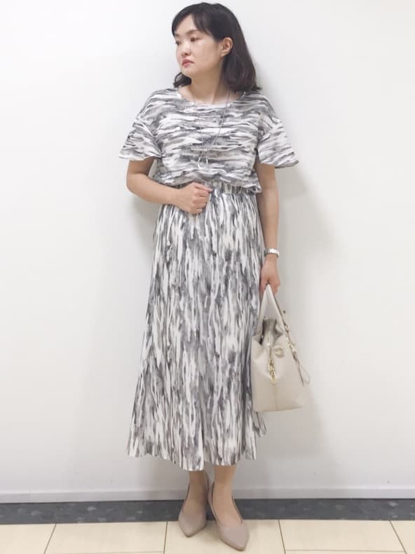 yukinaさんの「COUP DE CHANCE｜【手洗い可／日本製】プリント柄ブラウス」を使ったコーディネート
