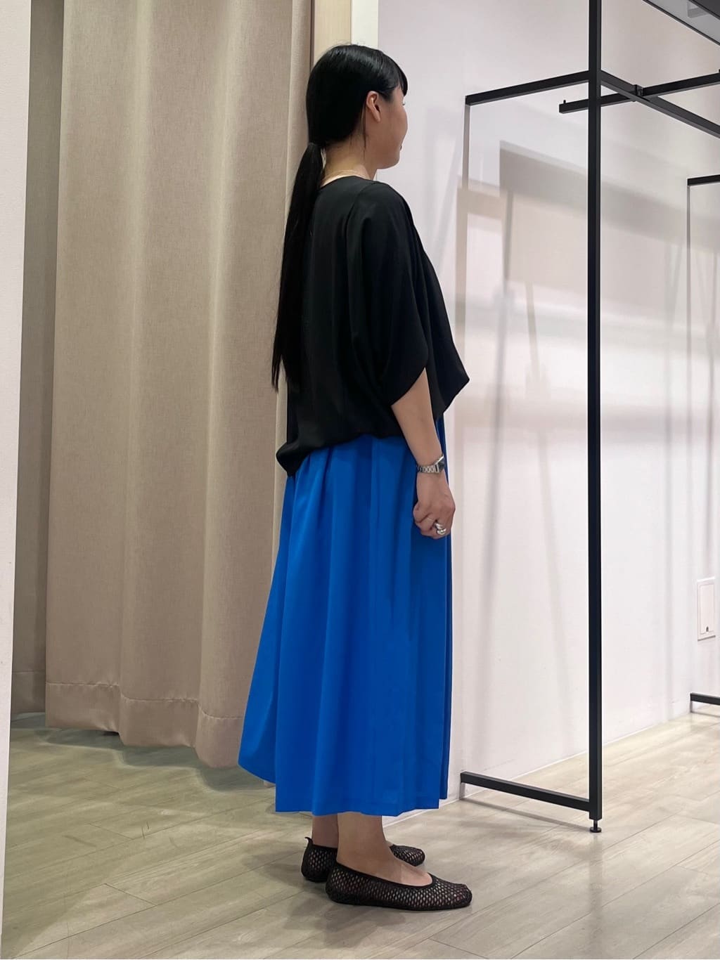 hasuさんの「INDIVI｜【体型カバー/SETUP可能】ジョーゼット　ドルマンブラウス」を使ったコーディネート