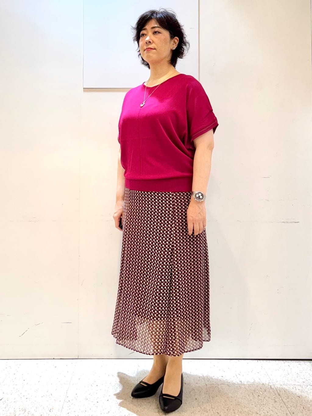 ヤスコさんの「Reflect｜【WEB先行カラーあり／マシンウォッシュ可／ウエスト総ゴム】コツキ幾何柄ロングスカート」を使ったコーディネート